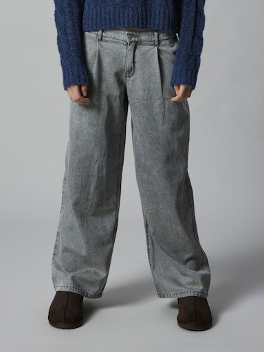 LMTD BEA PLEATED WIDE DENIM