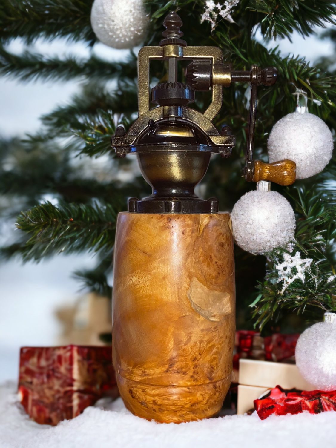 Antique Style Pepper Grinder: Maple Burl