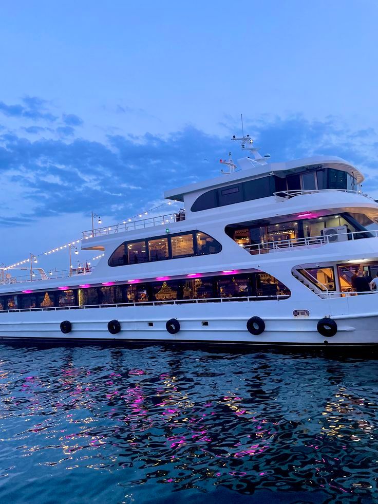 Bosphorus Dinner Cruise