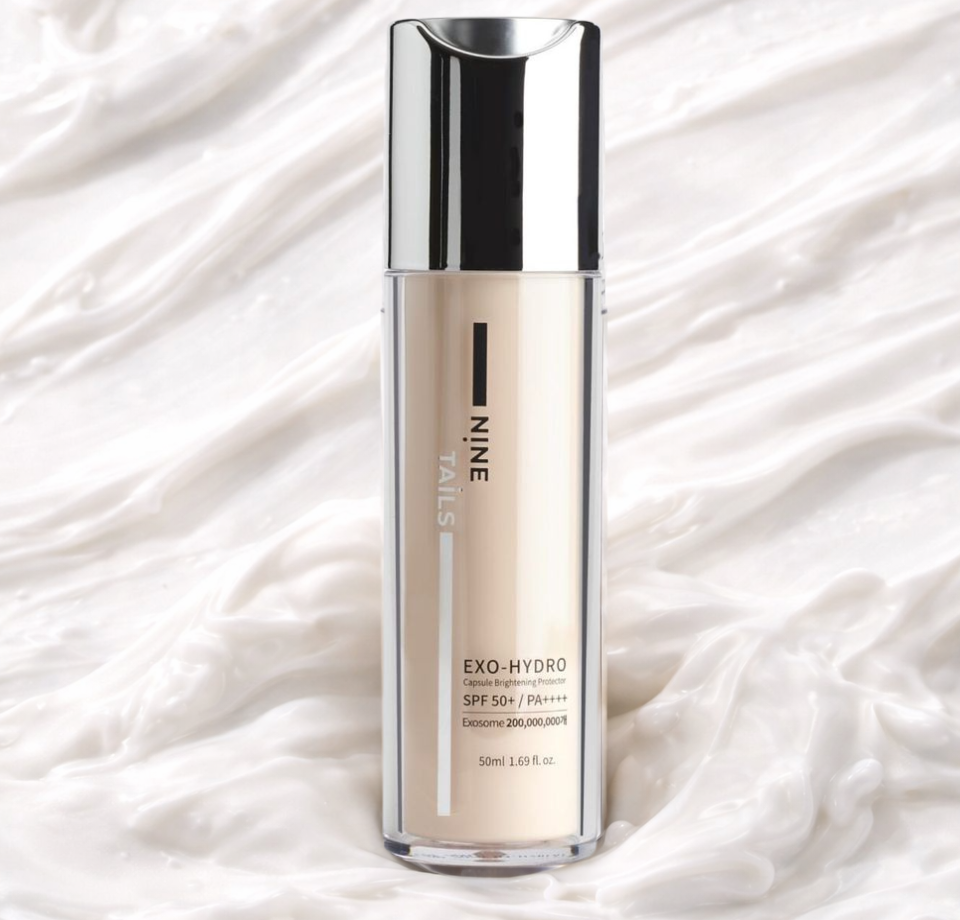 Nine Tails Exo-Hydro Capsule Brightening Protector SPF 50+ PA++++ – Crema solare viso minerale illuminante con Esosomi (50 ml)