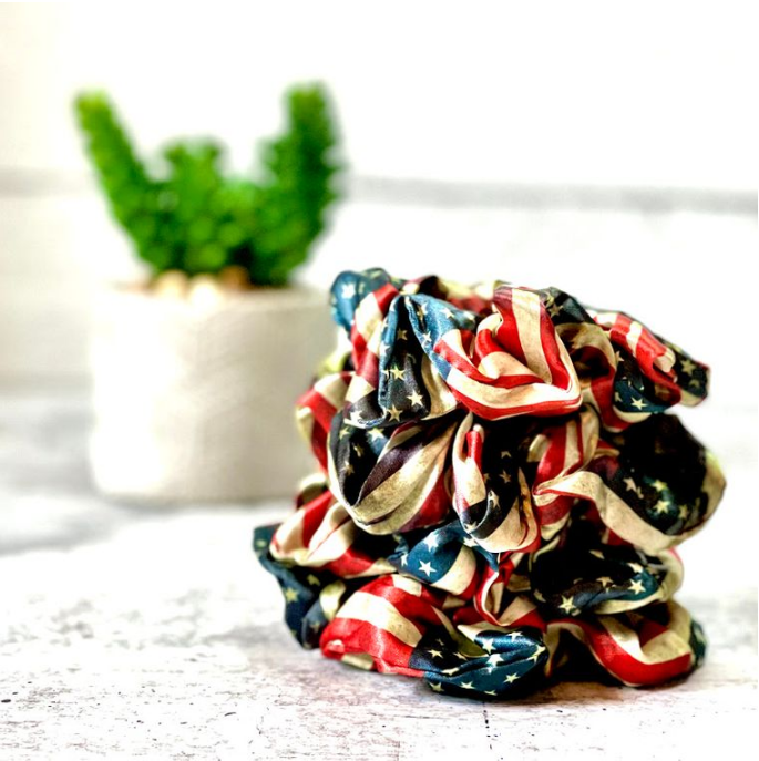 Hidden Pocket American Flag Zipper Scrunchie