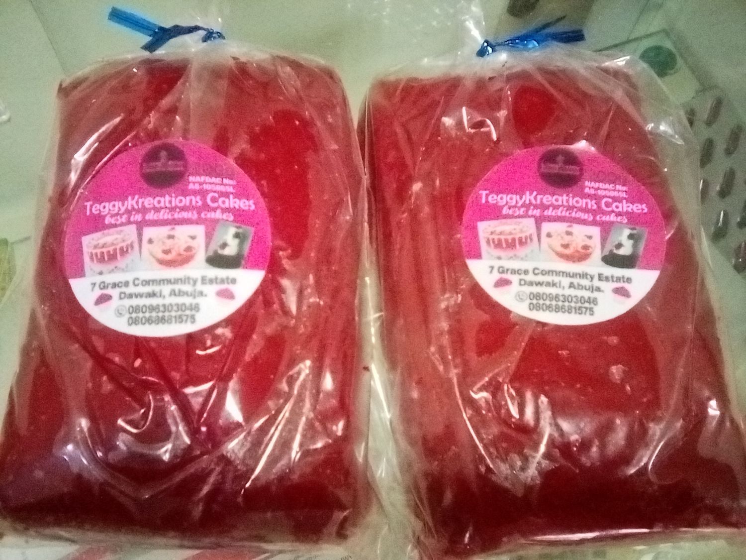 TeggyKreation strawberry cake 200g