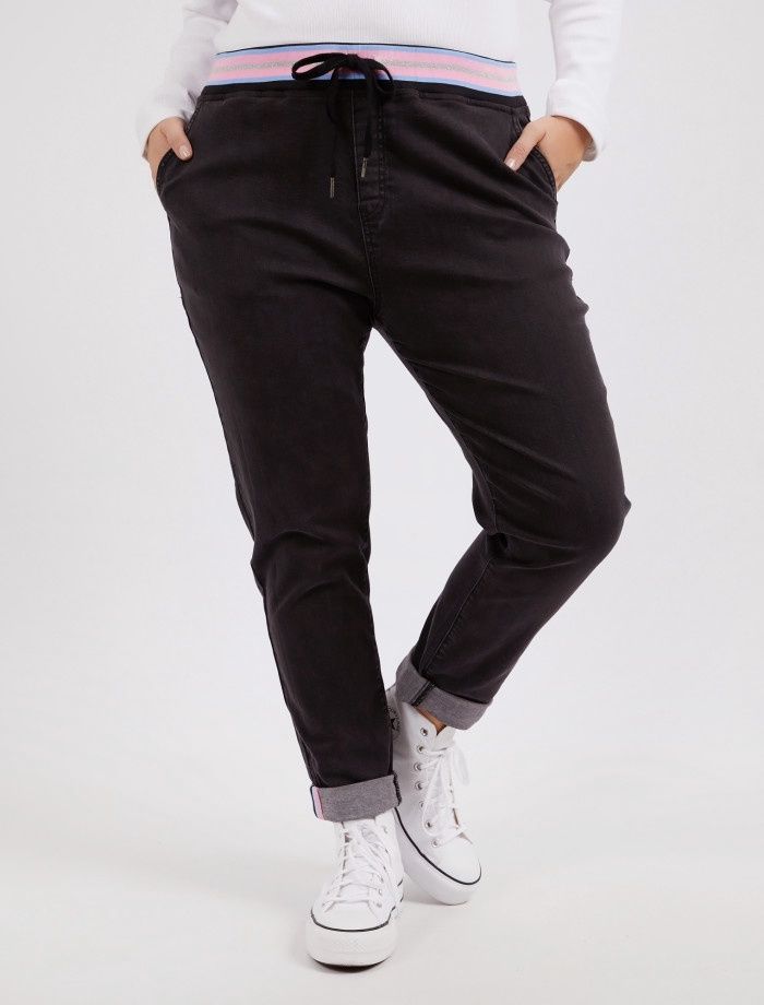 Elm | Arielle Denim Jogger | Washed Black