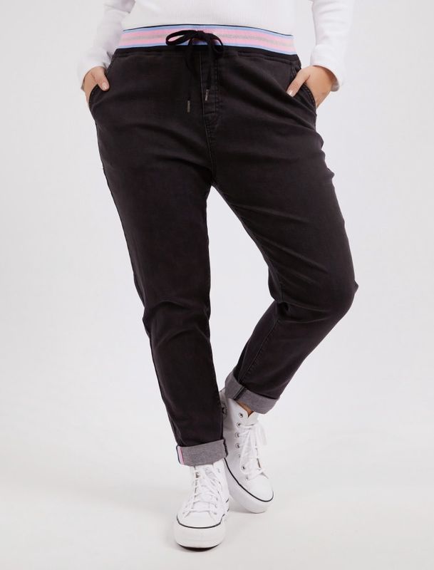 Elm | Arielle Denim Jogger | Washed Black