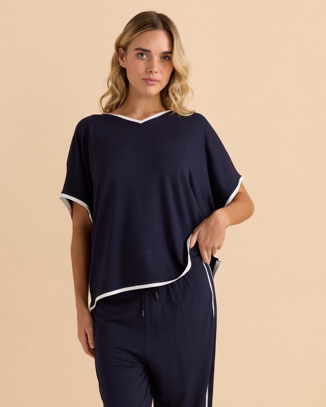 Betty Basic | Clara Tee | Navy
