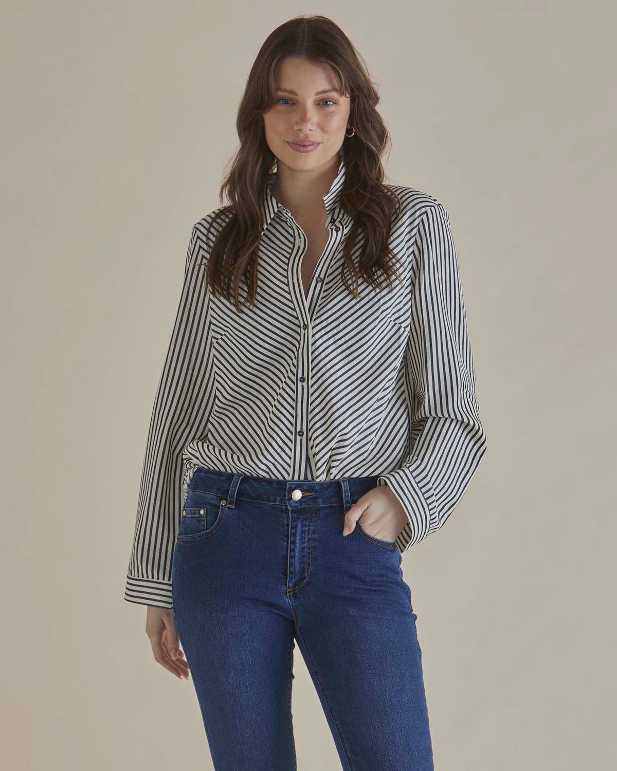 Betty Basic | Crinkle Shirt | Black &amp; White