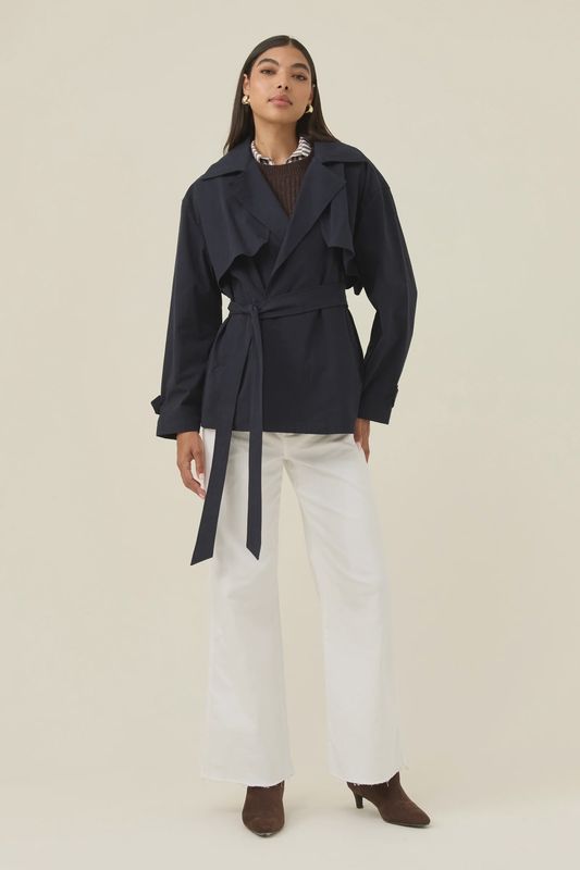 Isle Of Mine | Farida Cropped Trench | Navy