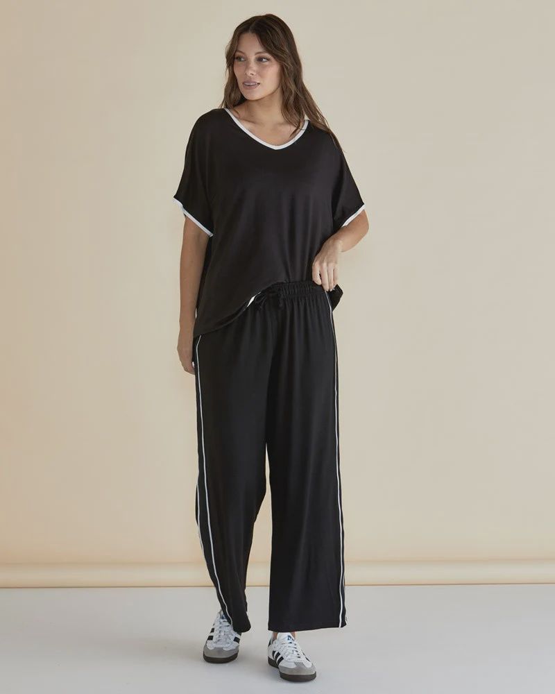 Betty Basic | Evelyn Wide Leg Jogger | Black