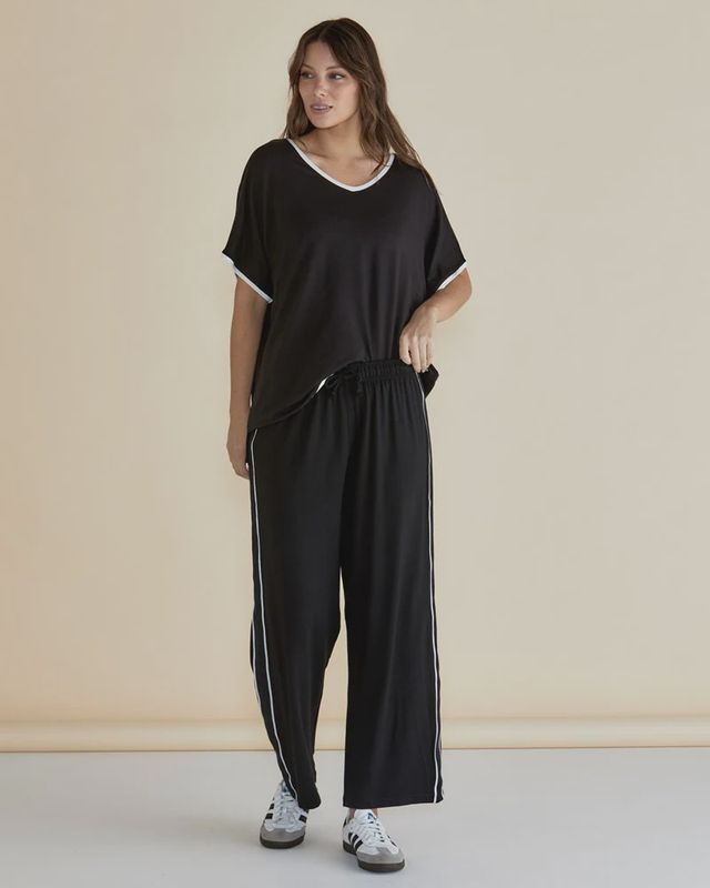 Betty Basic | Evelyn Wide Leg Jogger | Black