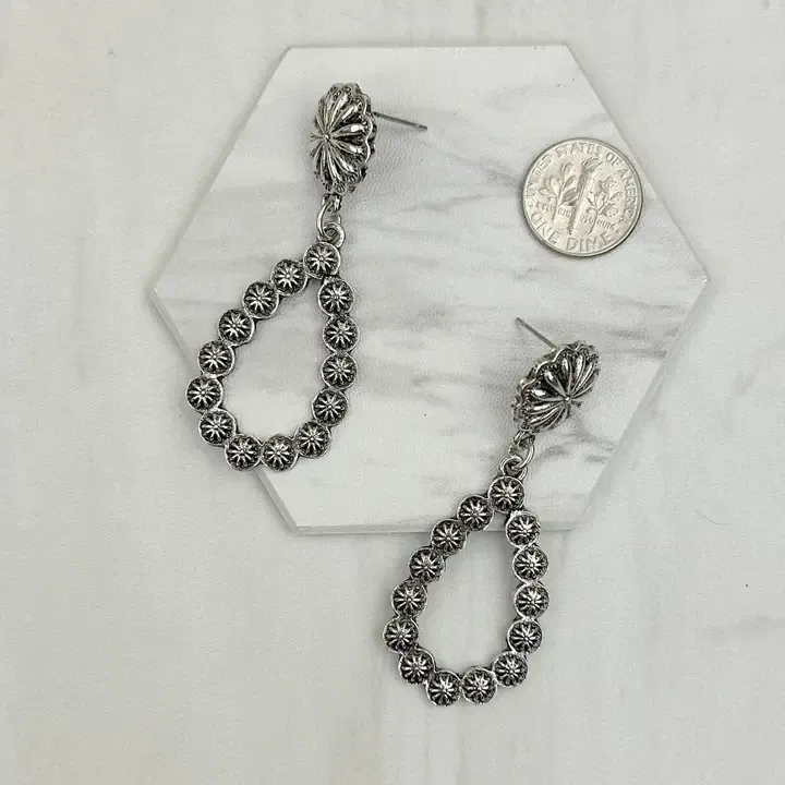 Silver Metal Concho w/Teardrop Dangle Earrings