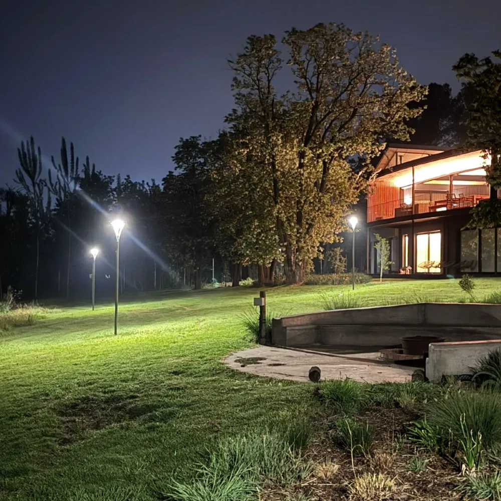 Solar Area Light – Trident