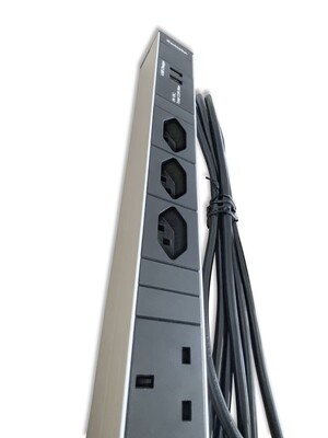 PDU 2 x BS1363, 3 x T23 CH, USB Charger 2,0A/5V, Schalter