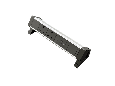 PDU Desk Mountain, 3 x UK BS1363 schwarz, 1 x USB C+C