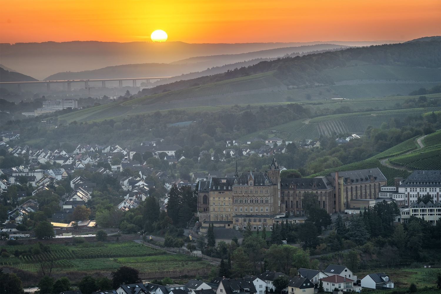 Sonnenaufgang über dem Kalvarienberg