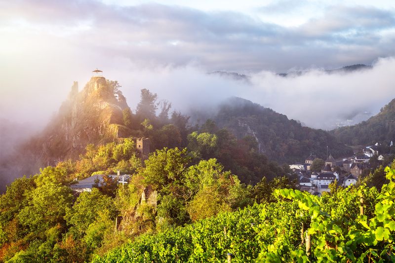 Burg Are in Altenahr im Herbst