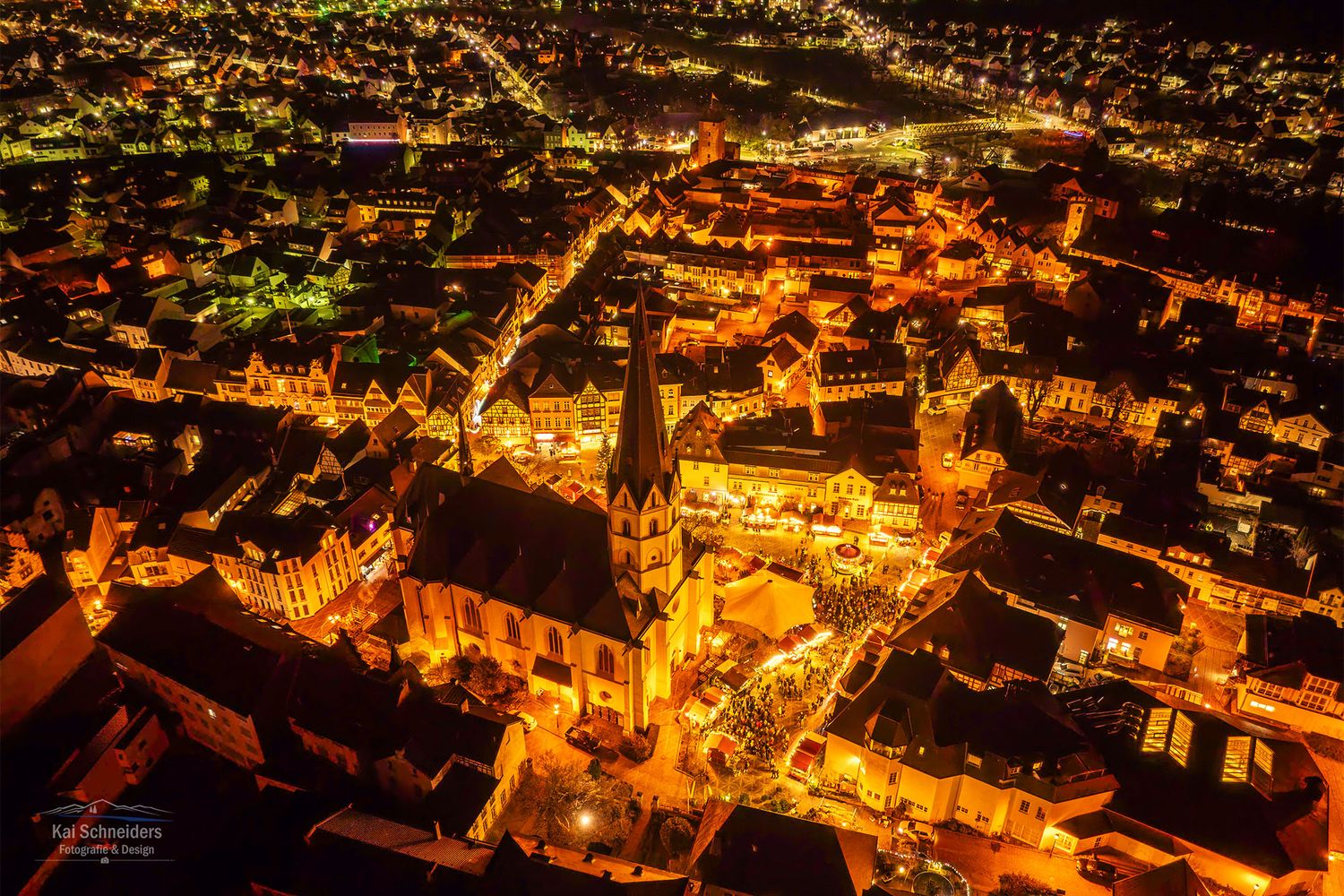 Blick auf Ahrweiler zum Weihnachtsmarkt