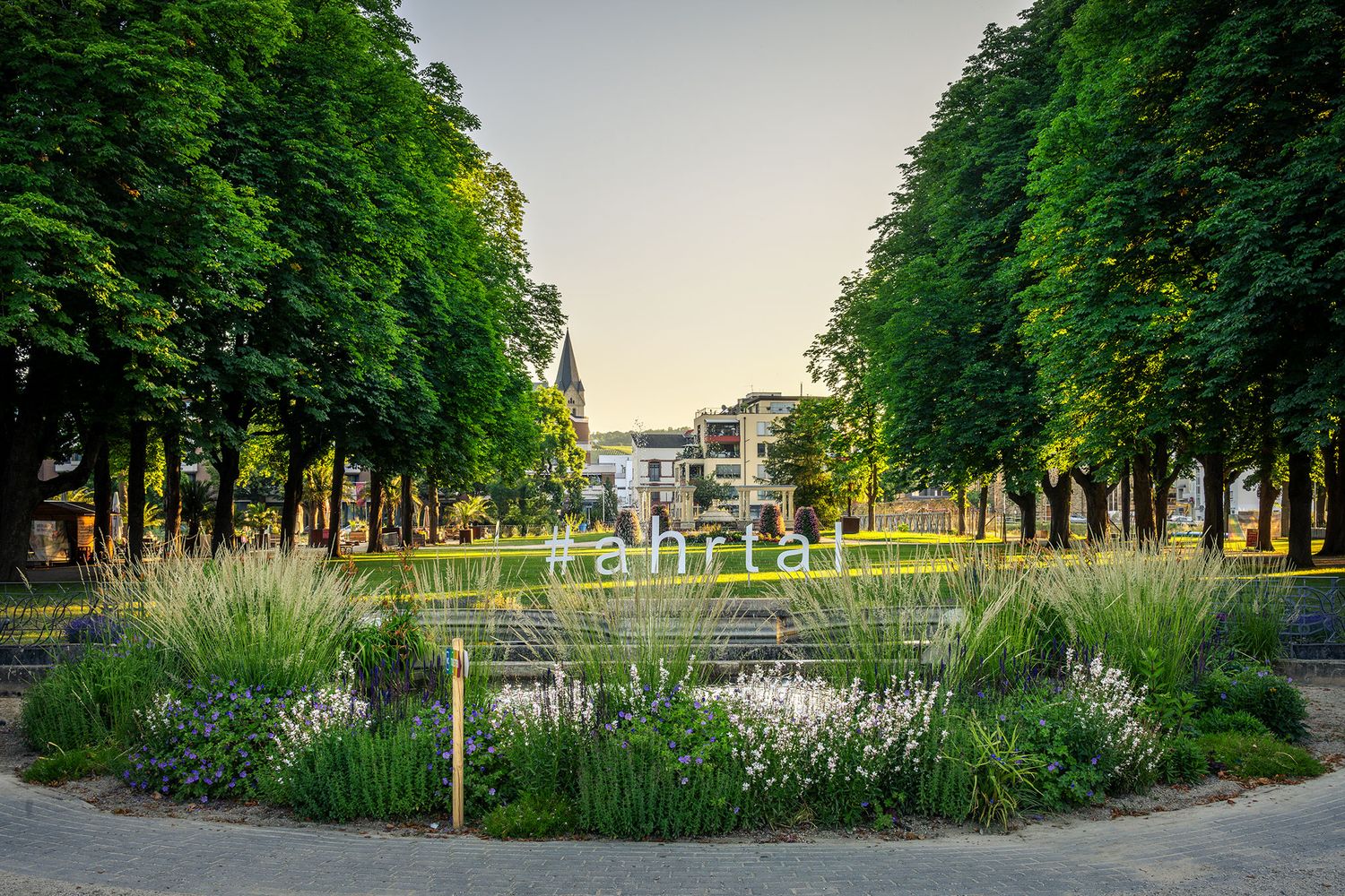 Bad Neuenahrer Kurpark im Sommer
