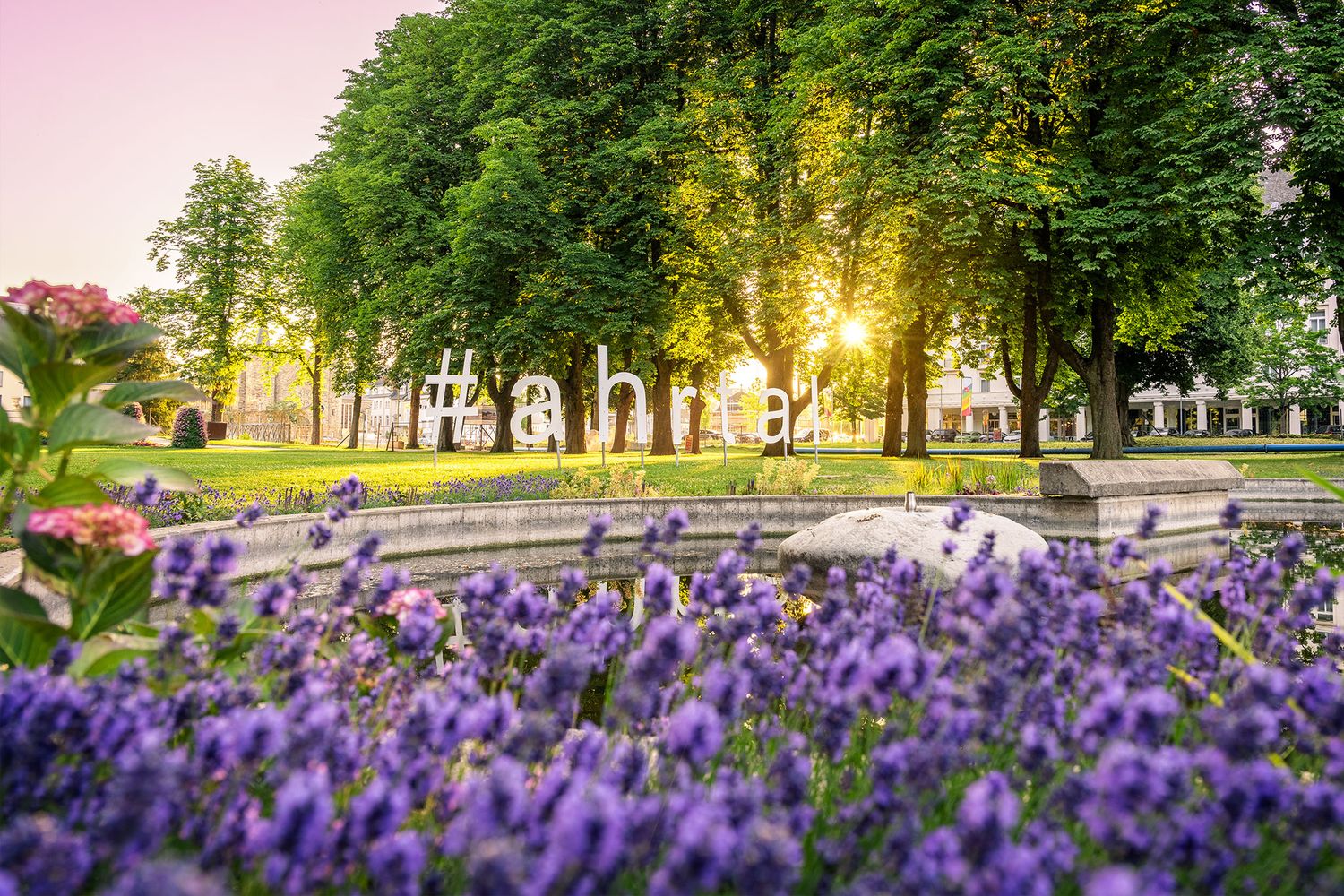 Ahrtal-Schriftzug im Kurpark Bad Neuenahr