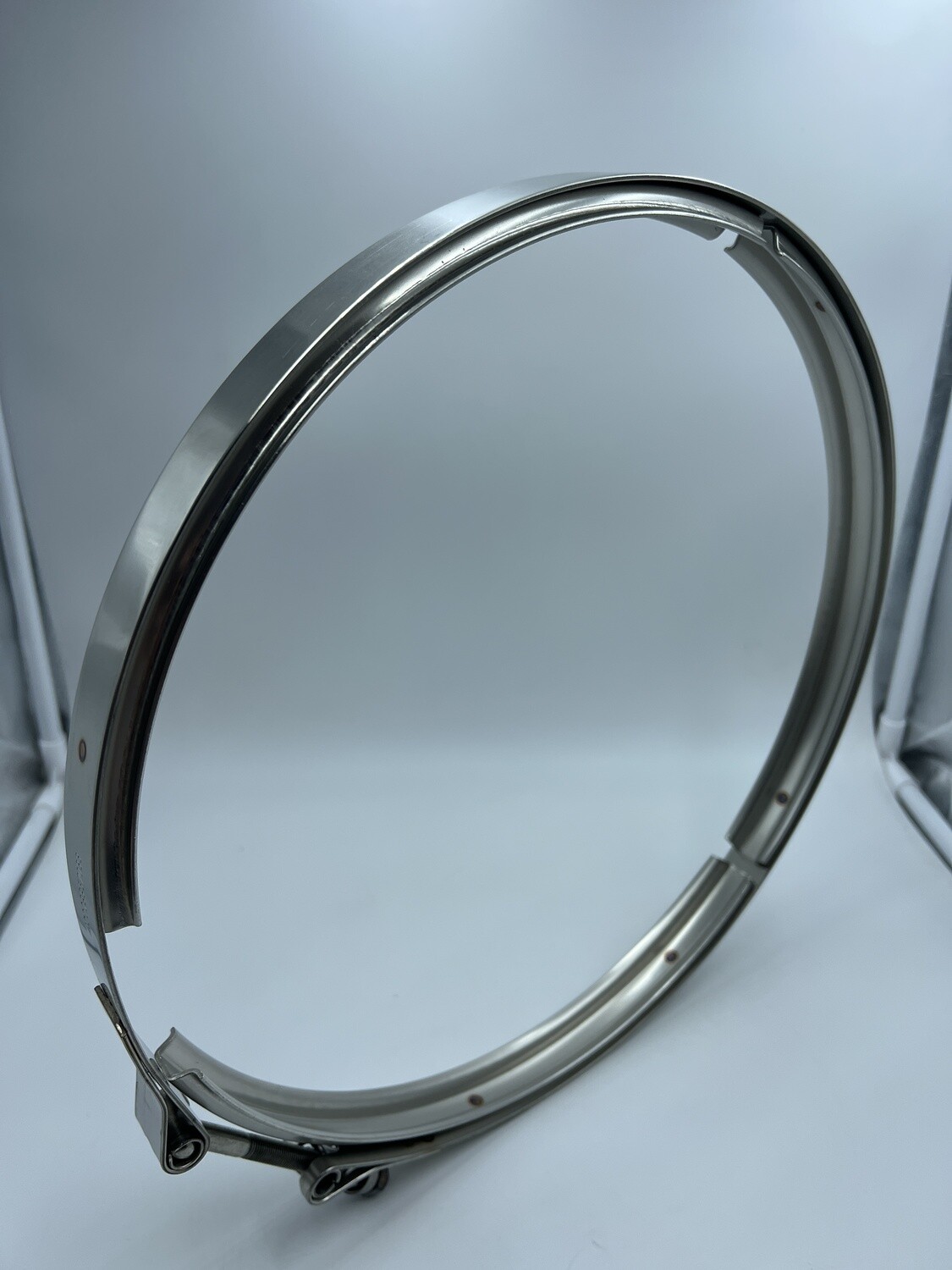 A0009957033 Afm Detroit Diesel Cascadia V Clamp