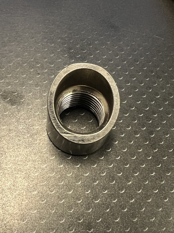 Nitrogen NOx / O2 Weld Bung - M18 X 1.50, 1 Nitrogen NOx / O2 Weld Bung - M18 X 1.50, 1" OD, 1" H, Angled