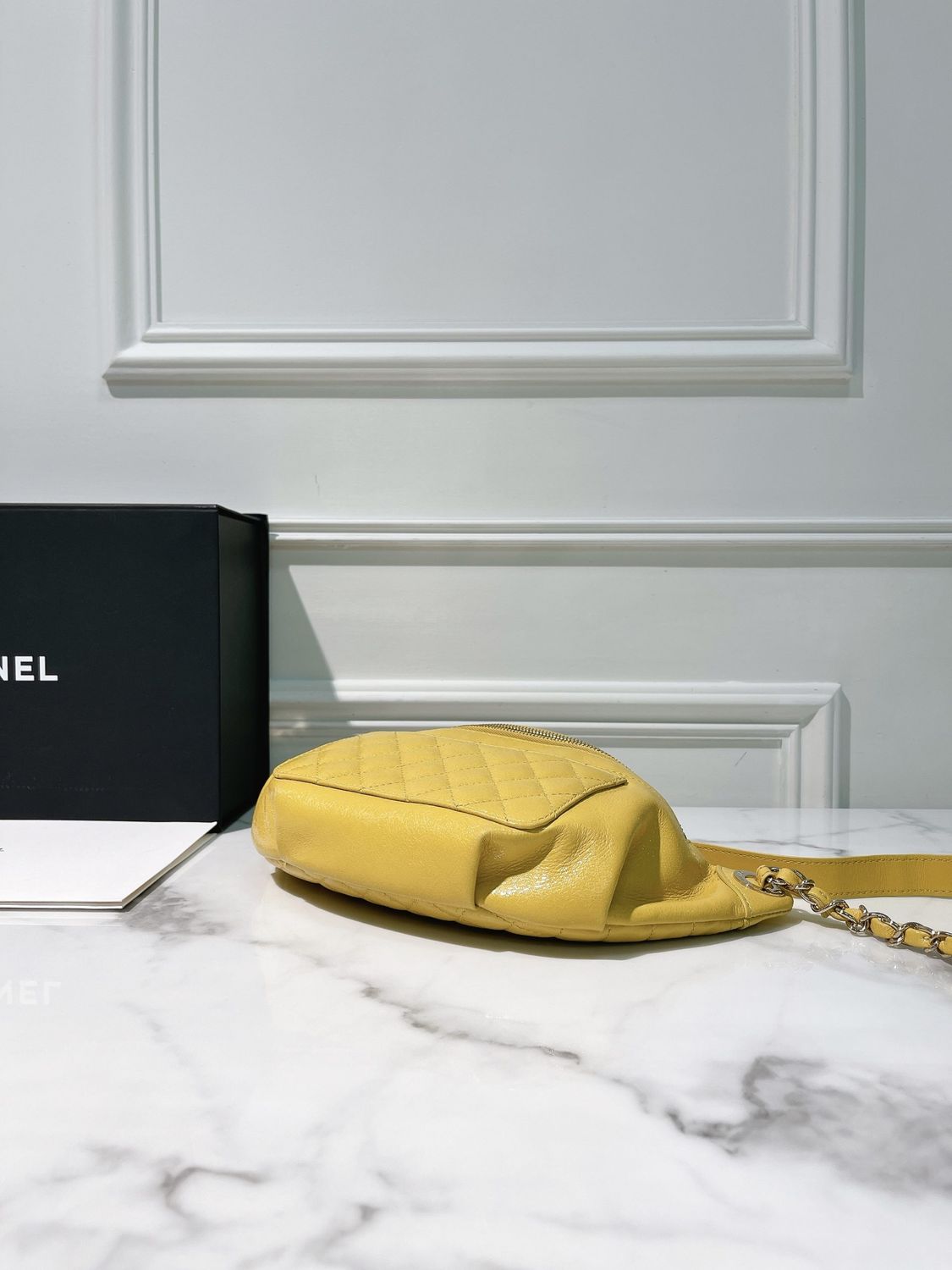CHANEL WAIST BAG, Yellow/Gold