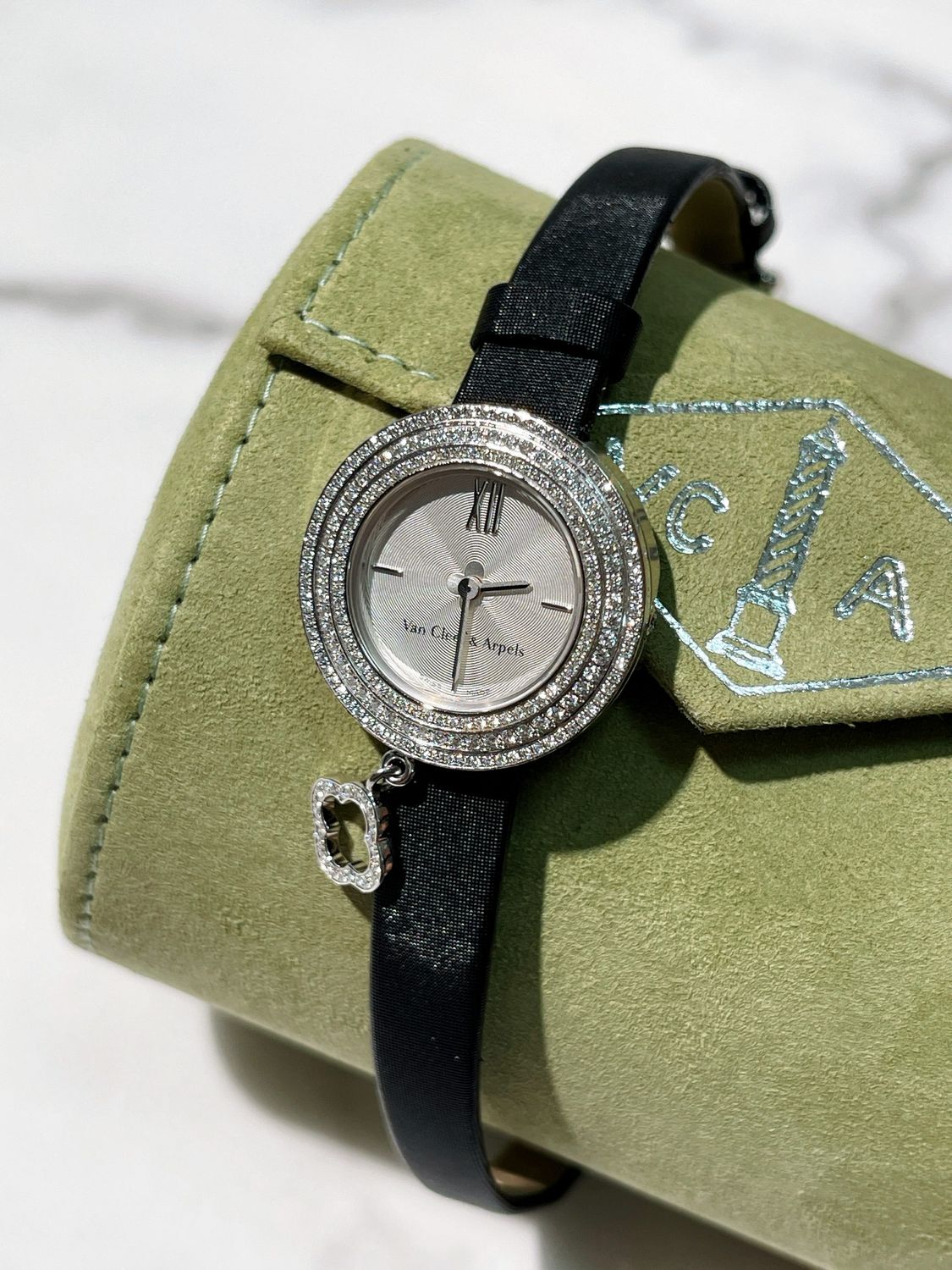 VCA CHARMS WATCH