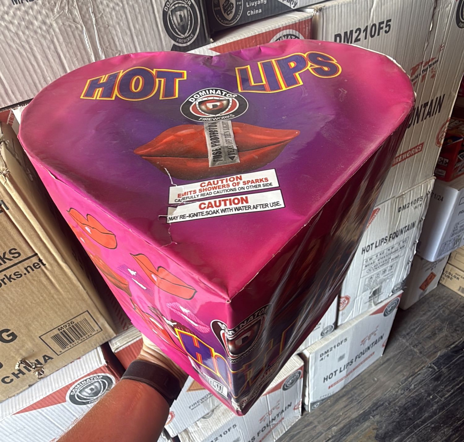 HOT LIPS FOUNTAIN