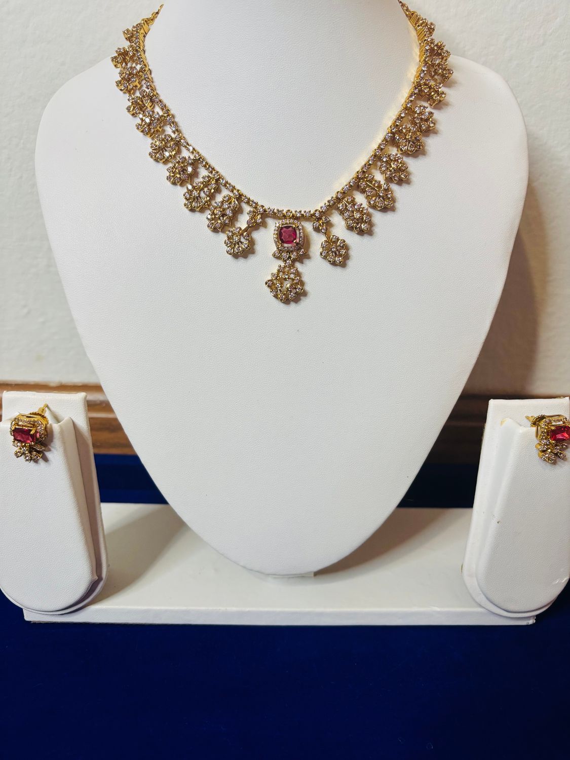 White stone Necklace Set
