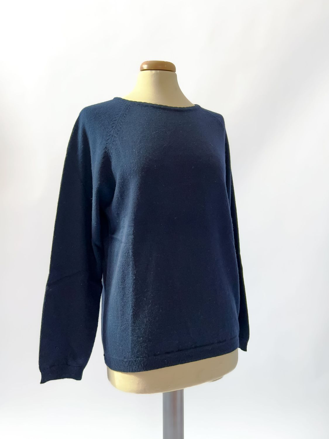 Maglione girocollo da donna in cashmere con lavorazioni a losanga - Blu notte Maglione girocollo da donna in cashmere con lavorazioni a losanga - Blu notte