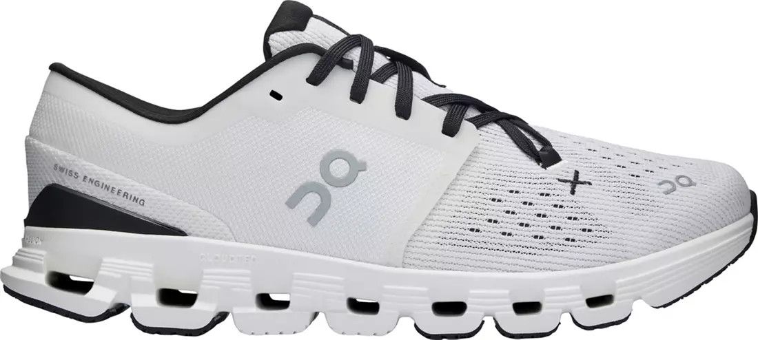 On Cloud X 4 Ivory/Black Women&#39;s 8.5