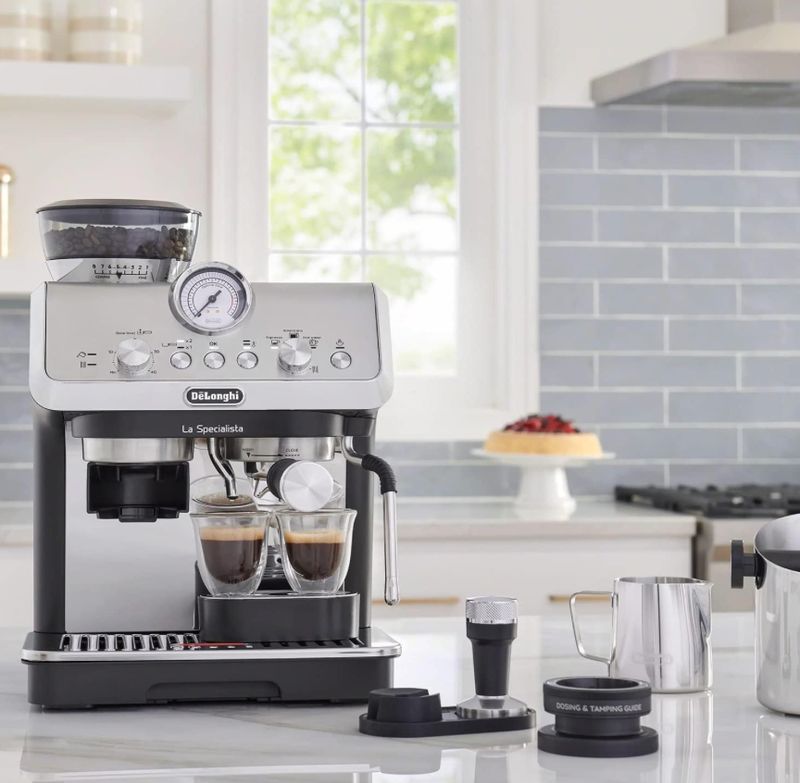 De'Longhi La Specialista Arte - EC9155MB: Stainless Steel Espresso Machine, 15 Bars, Milk Frother, Dishwasher-Safe Parts