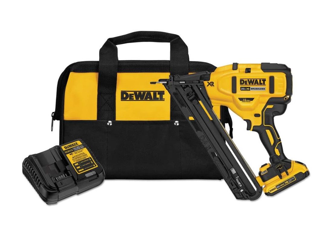 DEWALT 20V MAX XR Lithium-Ion Cordless 2-1/2 in. 15-Gauge Finish Nailer Kit with 2.0Ah Battery, Charger and Contractor Bag
