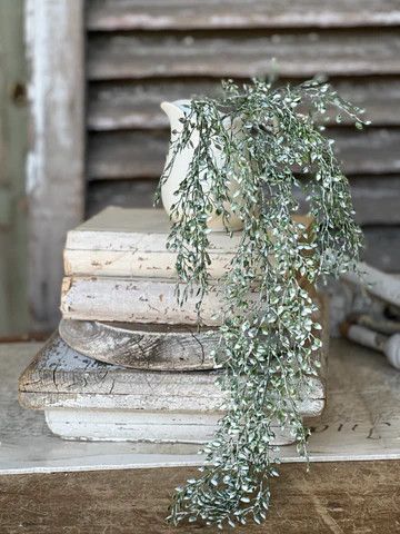 Little Luna Leaves Hanging Green 24”