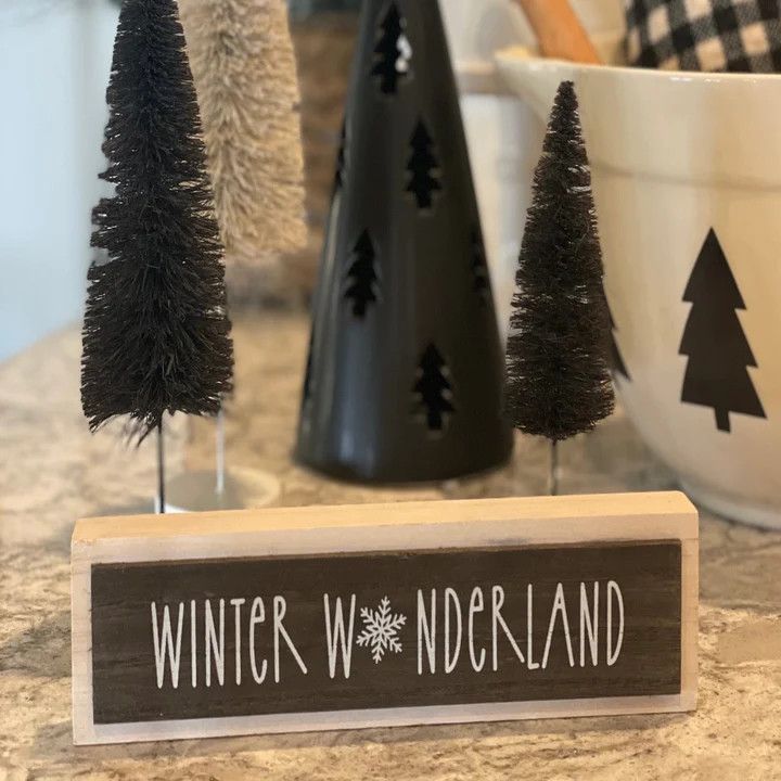 Winter Santa 3D Reversible Sitter