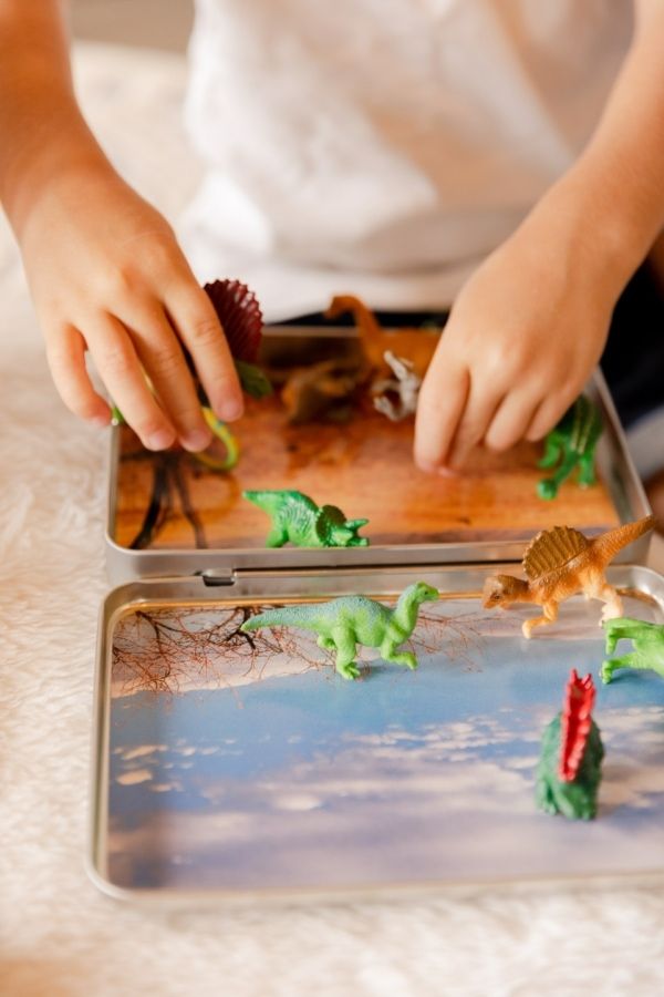 Large Dinosaur Magnetic Animal Tin