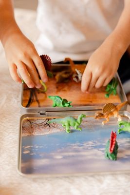 Large Dinosaur Magnetic Animal Tin