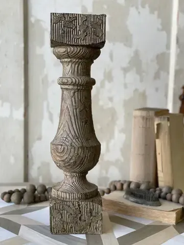 Isadore Pillar Holder 18”