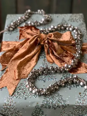 Clearance - Jingle all the Way Garland - Platinum 4’