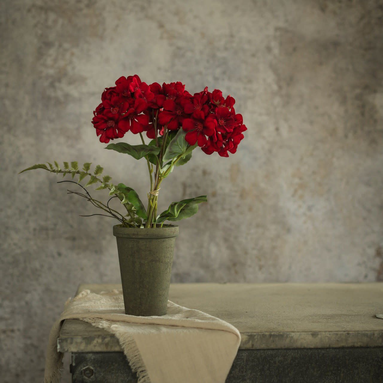 Red Potted Geranium 14”