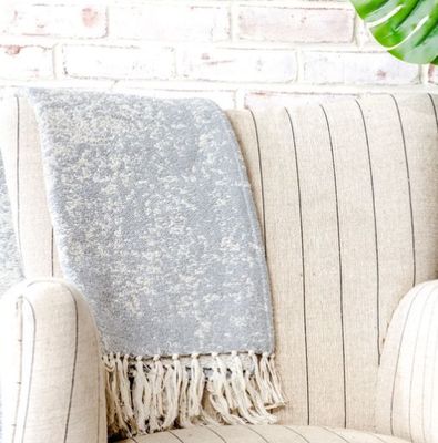 Light Grey Pattern Throw 50 x 60