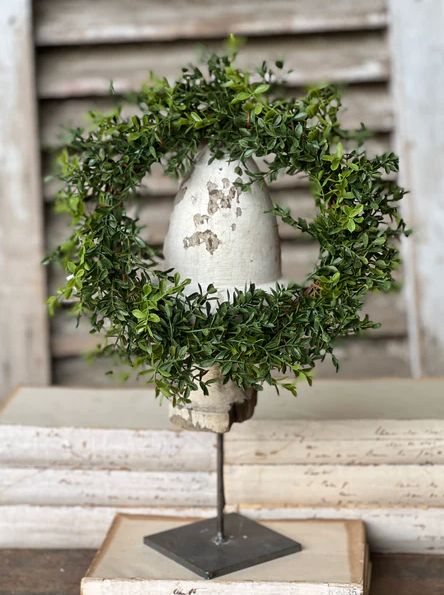 New England Realistic Boxwood Candle Ring 6.5”