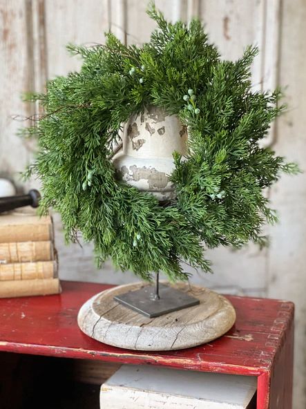 Dripping Cedar Candle Ring 16”
