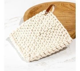 Leather Strap Cream Knit Pot Holder