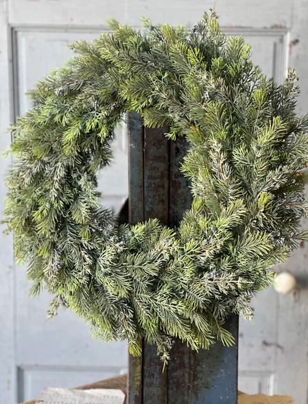 Glacier Greens Wreath 23”