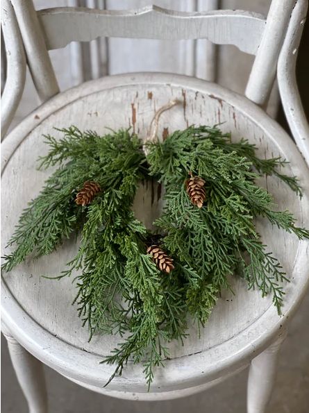 Mini Hanging Wreath Cedar 14”