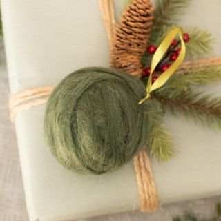 Hunter Green Yarn Ball 3”