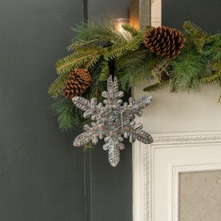 Holly Snowflake 10”