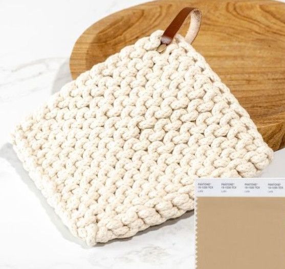 Leather strap Lt Knit Pot Holder