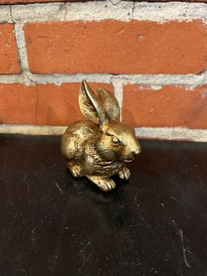 Bronze Baby Bunny Sitting