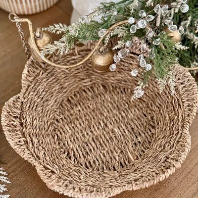 Round Scallop Seagrass Tray Basket